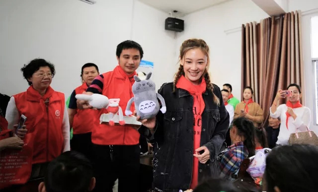 “六一微心愿，愛(ài)心暖童心”湘江電纜攜手村長(zhǎng)李銳愛(ài)心傳遞 點(diǎn)亮未來(lái)