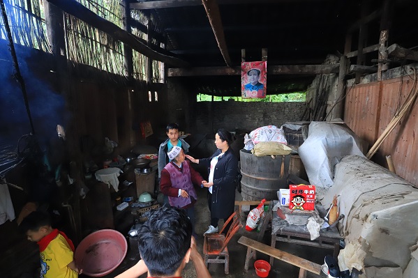 “六一微心愿，愛(ài)心暖童心”湘江電纜攜手村長(zhǎng)李銳愛(ài)心傳遞 點(diǎn)亮未來(lái)